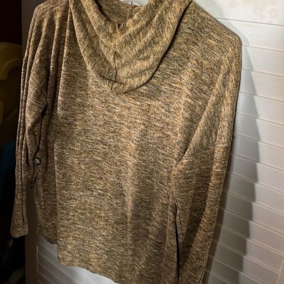 Misia Hoodie With button details - Picture 7 of 7